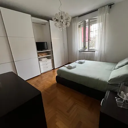 Sky House Apartment *